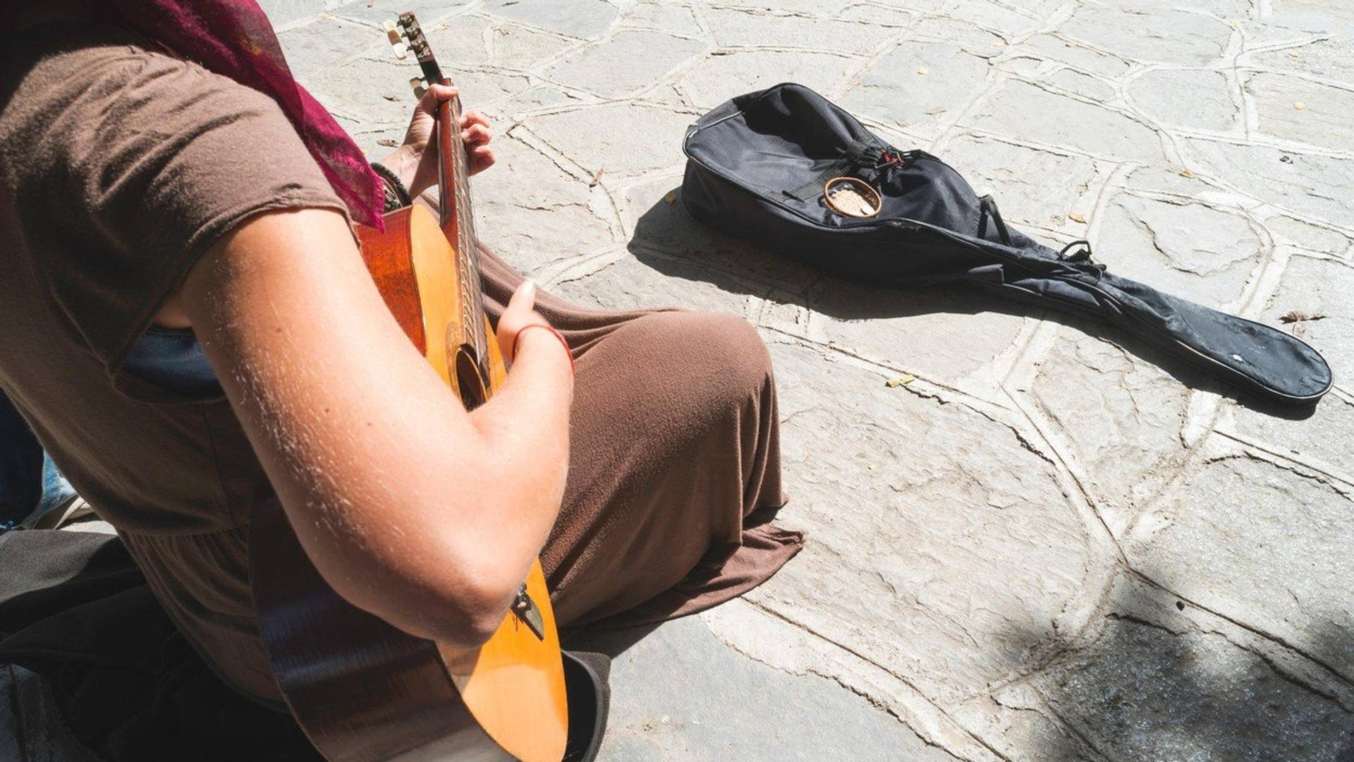 Policija poslala uličnog svirača kući - da vežba još malo