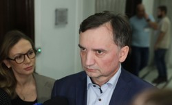 Policja doprowadzi Ziobrę na posiedzenie komisji? Jest zgoda sądu