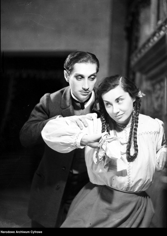 Wladyslaw Schippel and Irena Eichler in Art "Dulska morals" (The New Theatre, 1950)