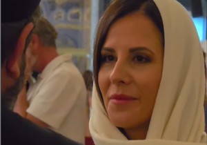 Tamara Vučić se sa sinom poklonila Pojasu Presvete Bogorodice u Hramu Svetog Save