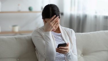 policja ostrzega: oszuści nie zwalniają tempa. miliony wyłudzone w kilka miesięcy