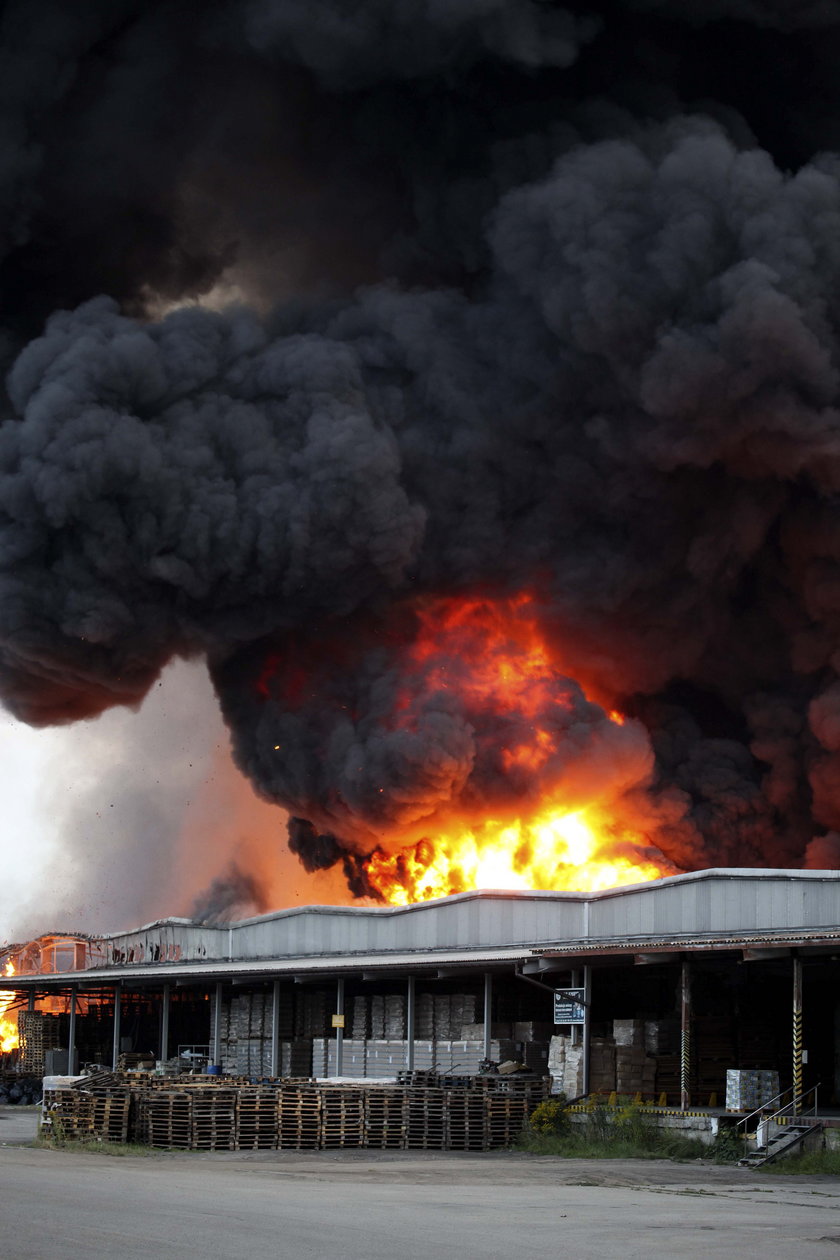 Pożar zakładu przetwórstwa papierniczego