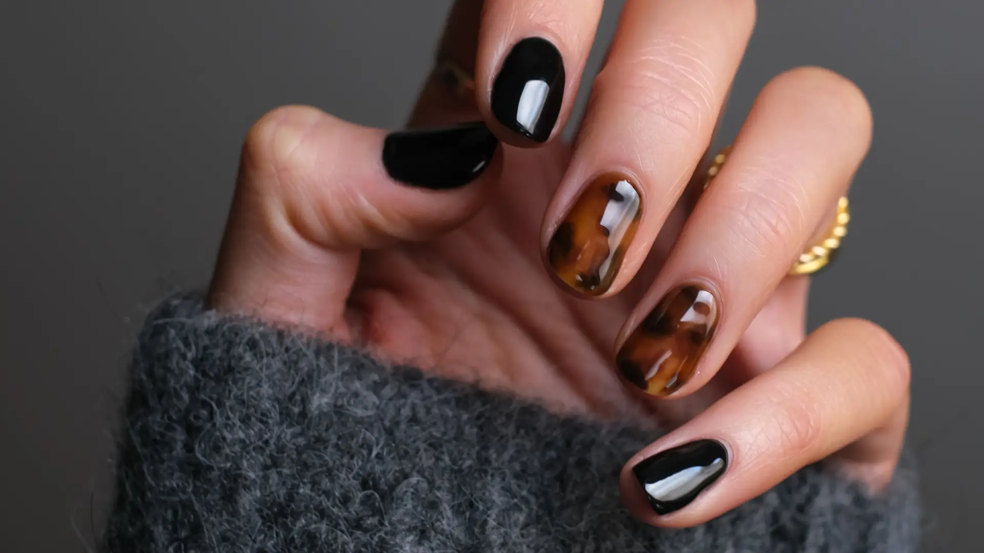 Jesteś miłośniczką domowego manicure? Wiemy, gdzie dostaniesz rabat przy zakupie trzech lakierów