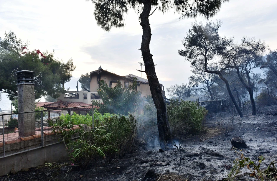 Požari u Grčkoj - Lutraki