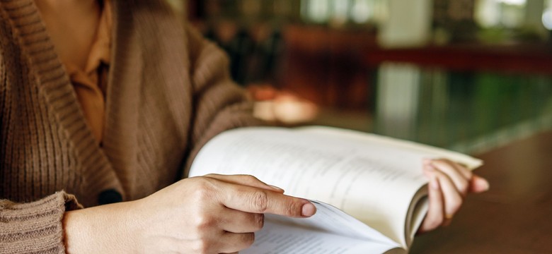 Arcydzieła polskiej i światowej literatury. Dopasuj powieść do autora. Quiz dla moli książkowych