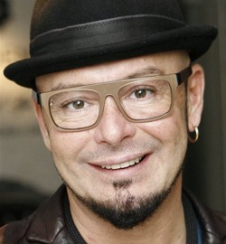 Czy dzięki tej pracy Tomek Jacyków zyska światową sławę?