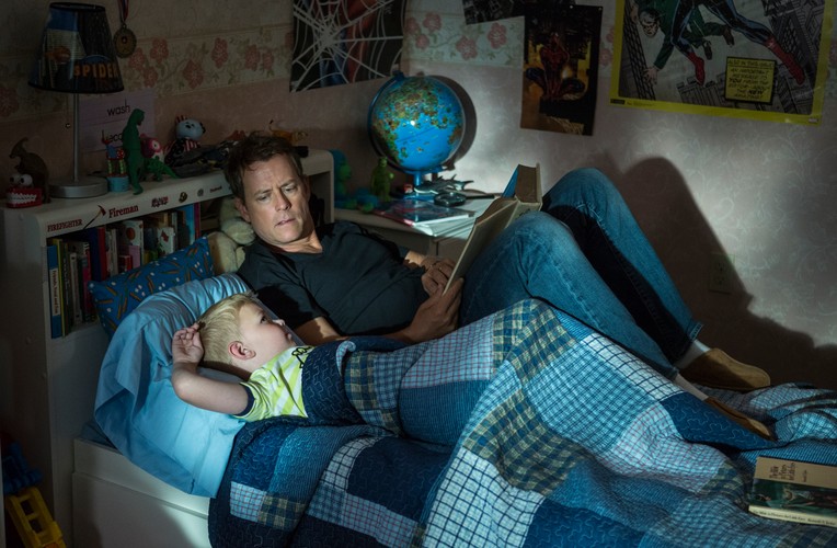 Connor Corum i Greg Kinnear w filmie 'Niebo istnieje... naprawdę'