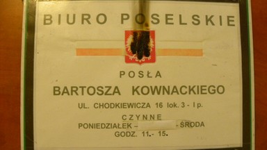 Spalone godło i pogróżki wobec posła Bartosza Kownackiego