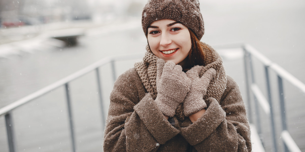 girl and snow