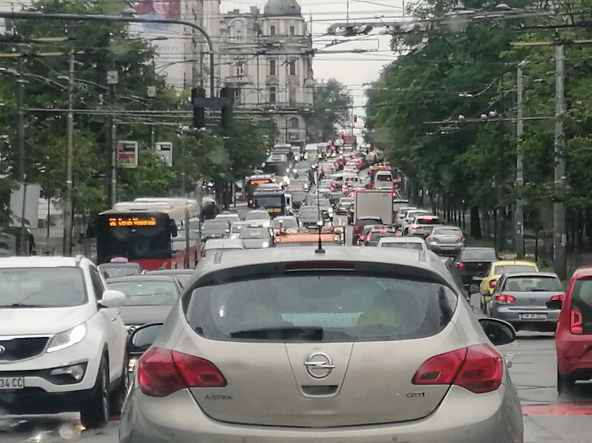 Nedavanje migavca, nepotrebno ablendovanje i trubljenje za svaku sitnicu nervira većinu vozača