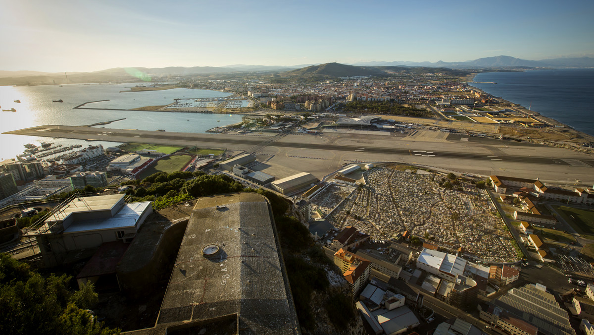 Hiszpańskie media grzmią w sprawie brytyjskich manewrów. Chodzi o Gibraltar