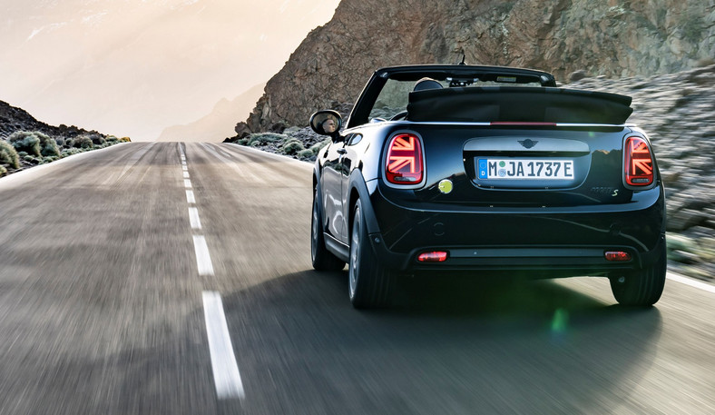 MINI Cooper SE Cabrio (2023 r.)