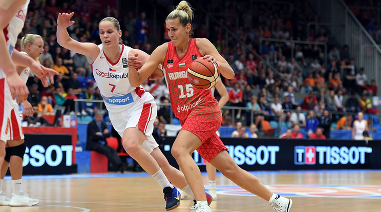 Nagy-Bujdosó
Nóra remekelt
a csehek ellen /Fo­tó: fiba.comeurobasketwomen