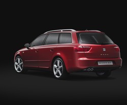 Nowe kombi Seata - pierwsze zdjęcia