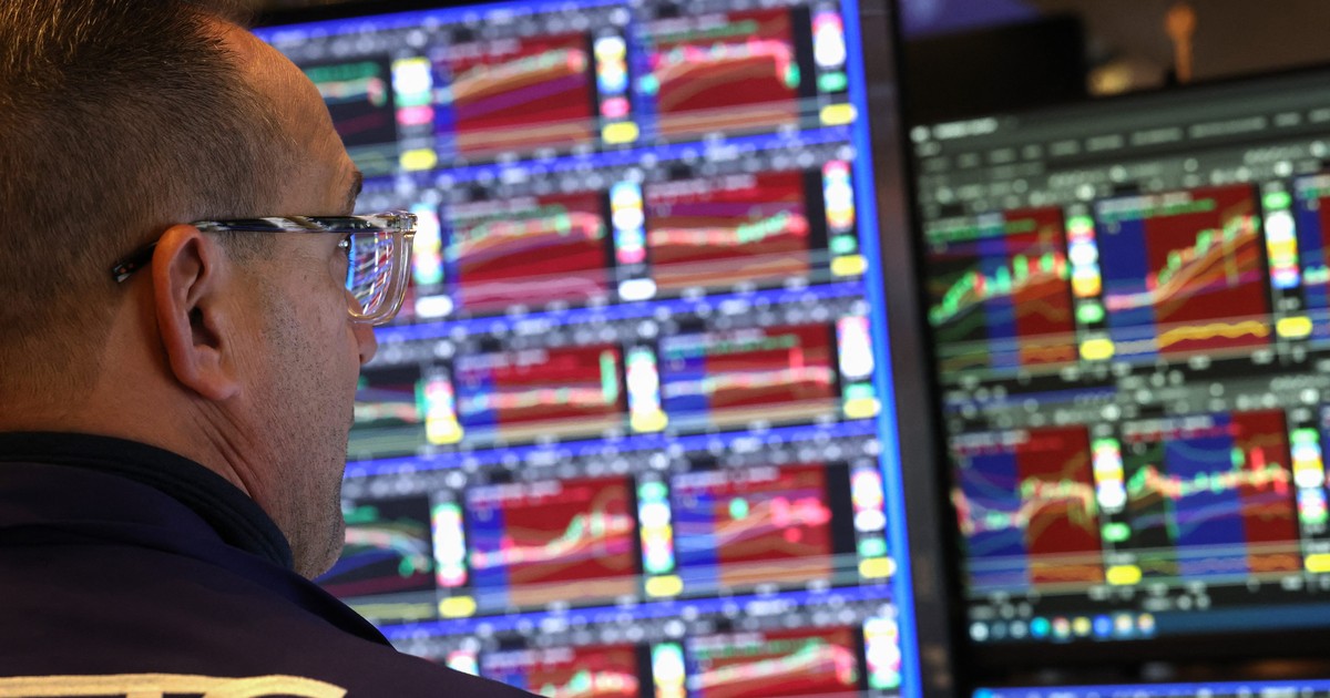 The top 5 economic and market risks to watch in 2026, according to ...