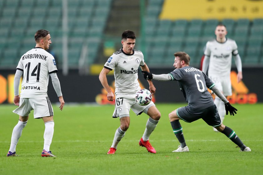 Kiedy Bartosz Kapustka (24 l.) podpisywał w sierpniu kontrakt z Legią, Czesław Michniewicz (50 l.)obserwował ten ruch z boku i powtarzał, że może być to udany związek dla obu stron. 