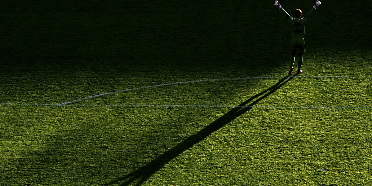 Murawa stadionu w Bergen zobaczyła obrazki, które zawstydziłyby nie jeden nocny klub.