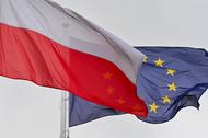 Flaga Unii Europejskiej i flaga Polski