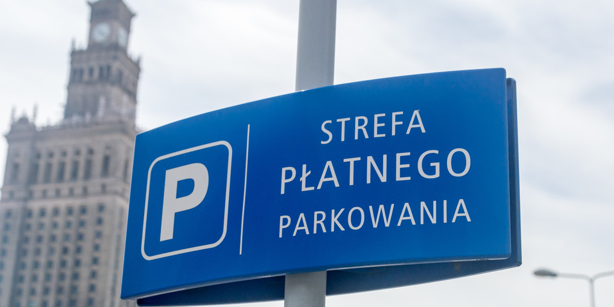 Opłaty za brak bilety parkingowe są ustalane przez przedstawicieli rady miasta bądź gminy.