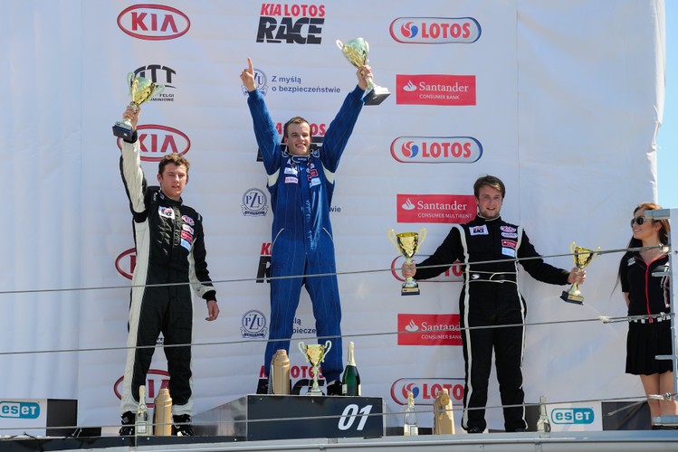 Podium po drugim biegu IV rundy Wyścigowych Mistrzostw Polski Kia Picanto