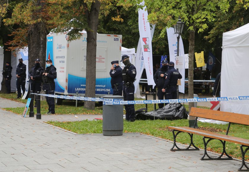 Warszawa. Strzał  w białym miasteczku. Nie żyje 94-latek