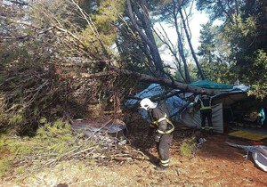 Pijavica uništila kamp na Lošinju
