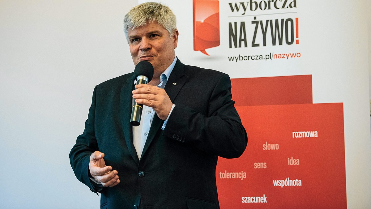 PiS chce zlikwidować niezależność Państwowej Komisji Badania Wypadków Lotniczych. - To igranie z bezpieczeństwem ruchu lotniczego w Polsce - alarmowali posłowie Platformy Obywatelskiej. PiS zapewnia: po zmianach nastąpi wzrost bezpieczeństwa w tym zakresie.