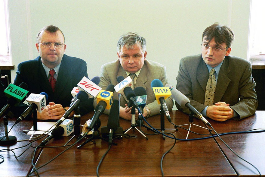 Kazimierz Ujazdowski, Lech Kaczyński i Zbigniew Ziobro w 2001 r.