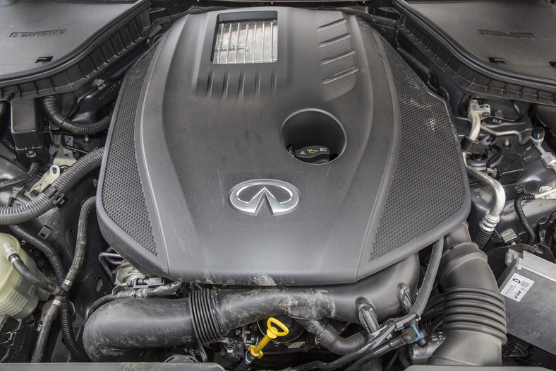 Infiniti Q60 2.0 Turbo Premium Tech