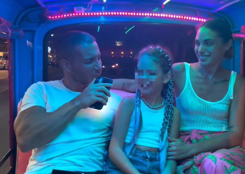 Saša Kovačević sa devojkom i njenom ćerkom