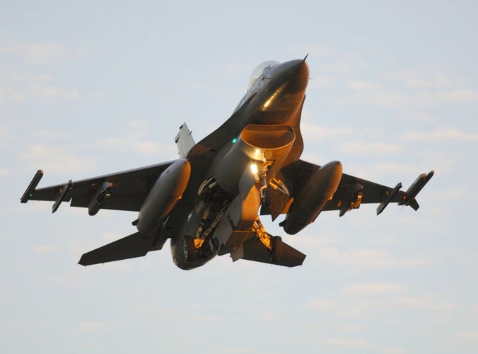 4. Naloty na pozycje islamistów