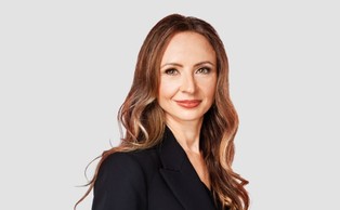 Seniorzy, pracownicy na śmieciówkach, matki wcześniaków. Co chce im dać Ministerstwo Pracy?