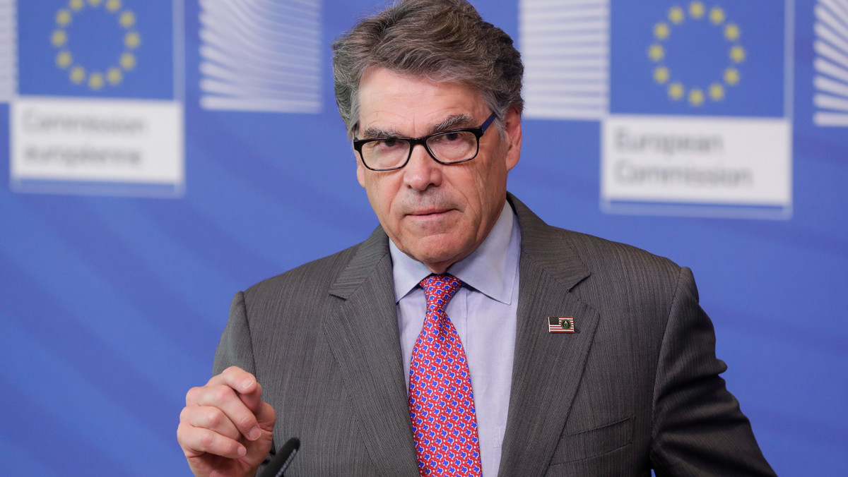 Sekretarz energetyki USA Rick Perry zapowiedział na konferencji w Brukseli dalsze zwiększanie eksportu gazu skroplonego LNG do UE i pochwalił m.in. Polskę za decyzję o rozbudowie terminala w Świnoujściu. Skrytykował jednocześnie budowę gazociągu Nord Stream 2.