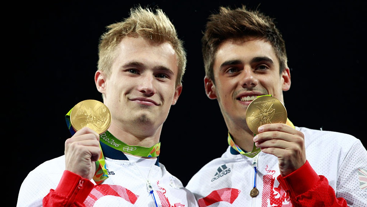 Nieprawdopodobną drogę na olimpijski szczyt przebył Chris Mears. Brytyjski pływak specjalizujący się w skokach do wody w środę wraz ze swoim partnerem Jackiem Laugherem zdobył złoty medal igrzysk w Rio. A jeszcze kilka lat temu był bliski śmierci...