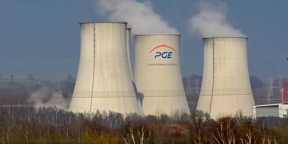 Jeśli wyłączona zostałaby kopalnia Turów, to i elektrownia (na zdjęciu) prawdopodobnie przestanie pracować - uważa ekspert Bartłomiej Derski. To mogłoby spowodować kilkuprocentowe podwyżki cen energii na rynku hurtowym.