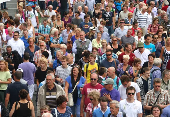 Polacy przestają lubić inne kraje. Kogo darzą najmniejszą sympatią?