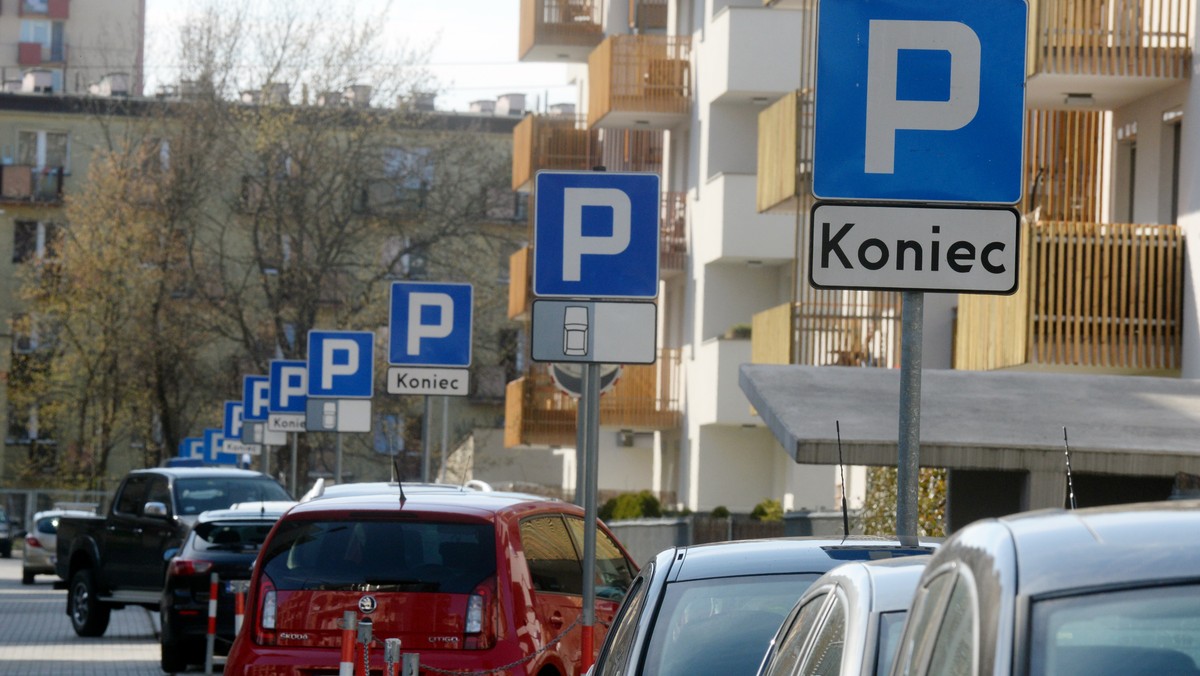 Miejsca parkingowe na krakowskim osiedlu Żabiniec