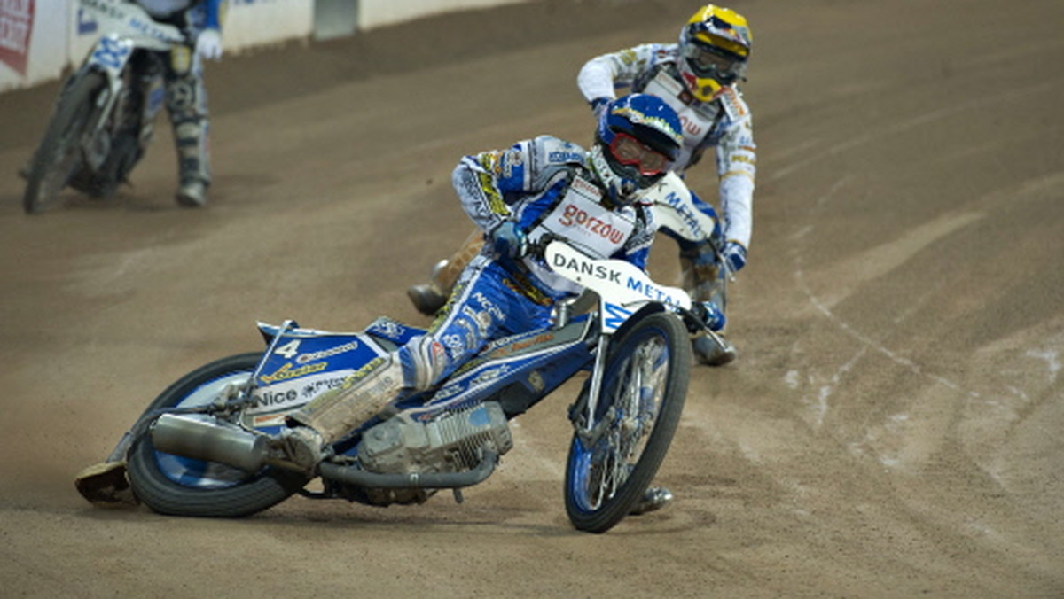 W dziewiątej rundzie żużlowej Elitserien w Szwecji doszło do pojedynku aktualnego mistrza Elit Vetlandy z jednym z przedsezonowych faworytów ekipą Dackarny Malilla. Zdecydowanie wygrali żużlowcy Vetlandy, którzy zanotowali trzecie tegoroczne zwycięstwo.