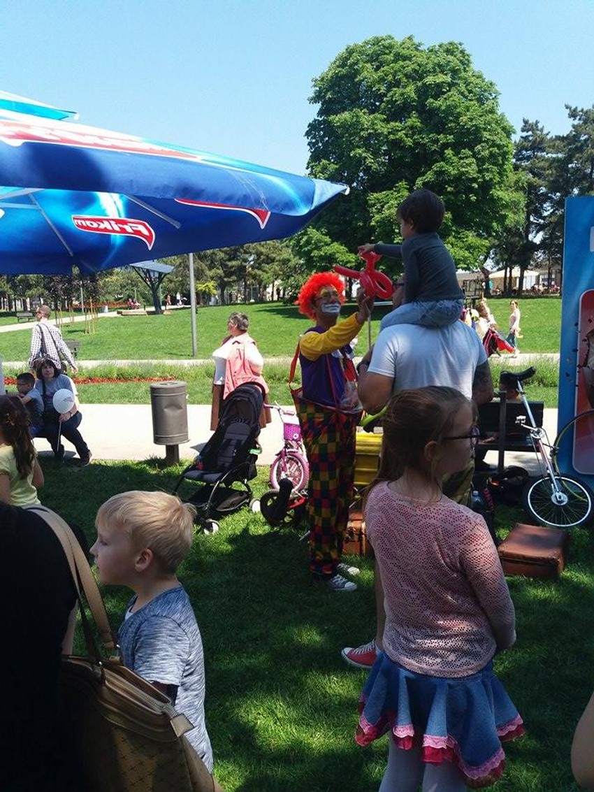 Organizovana je i škola za klovnove