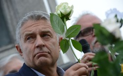 Morawiecki: Zakucie Frasyniuka w kajdanki chyba niepotrzebne. W latach 80. byłem wielokrotnie pobity za znaczek "Uwolnić Władka"