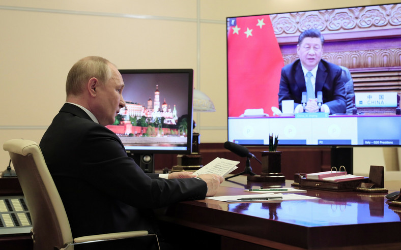 Prezydent Rosji Władimir Putin uczestniczy w szczycie G20 za pośrednictwem wideokonferencji w rezydencji Nowo-Ogariowo pod Moskwą, Rosja, 31 października 2021 r.