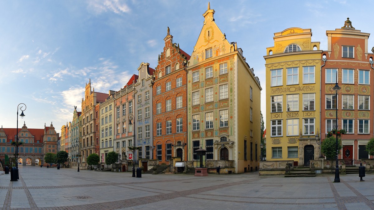 Więźniarka Ravensbrueck i wieloletnia współpracownica Lecha Wałęsy Joanna Muszkowska-Penson oraz b. wicemarszałek Sejmu Olga Krzyżanowska odebrały w czwartek w Europejskim Centrum Solidarności w Gdańsku Odznaki Honorowe "Za zasługi dla ochrony praw człowieka", przyznane przez RPO.