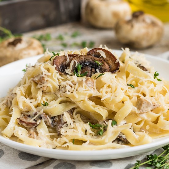 Makaron z sosem serowym kultowy przepis NAJPROSTZY