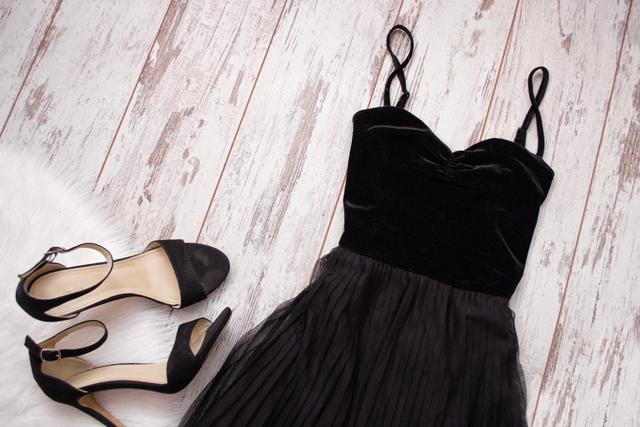 10 fekete ruhadarab, aminek ott kell lennie a te szekrényedben is! - Glamour