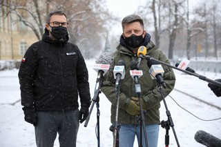 Dworczyk: Wstrzymany transport 330 tys. dawek na pierwsze szczepienie w grupie 0