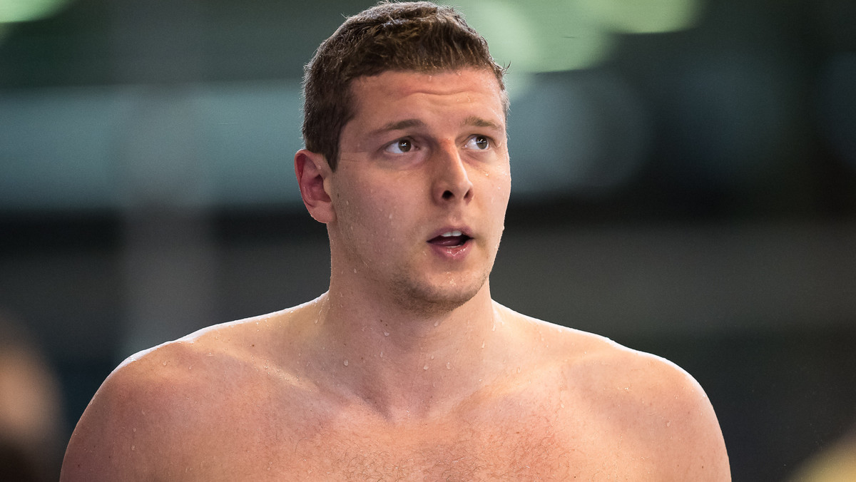 Zaledwie siedmiu setnych sekundy zabrakło Konradowi Czerniakowi do tego, by znaleźć się w finale na 100 metrów stylem motylkowym na igrzyskach olimpijskich w Rio de Janeiro. Polski pływak zajął 10. miejsce z czasem 51,80.