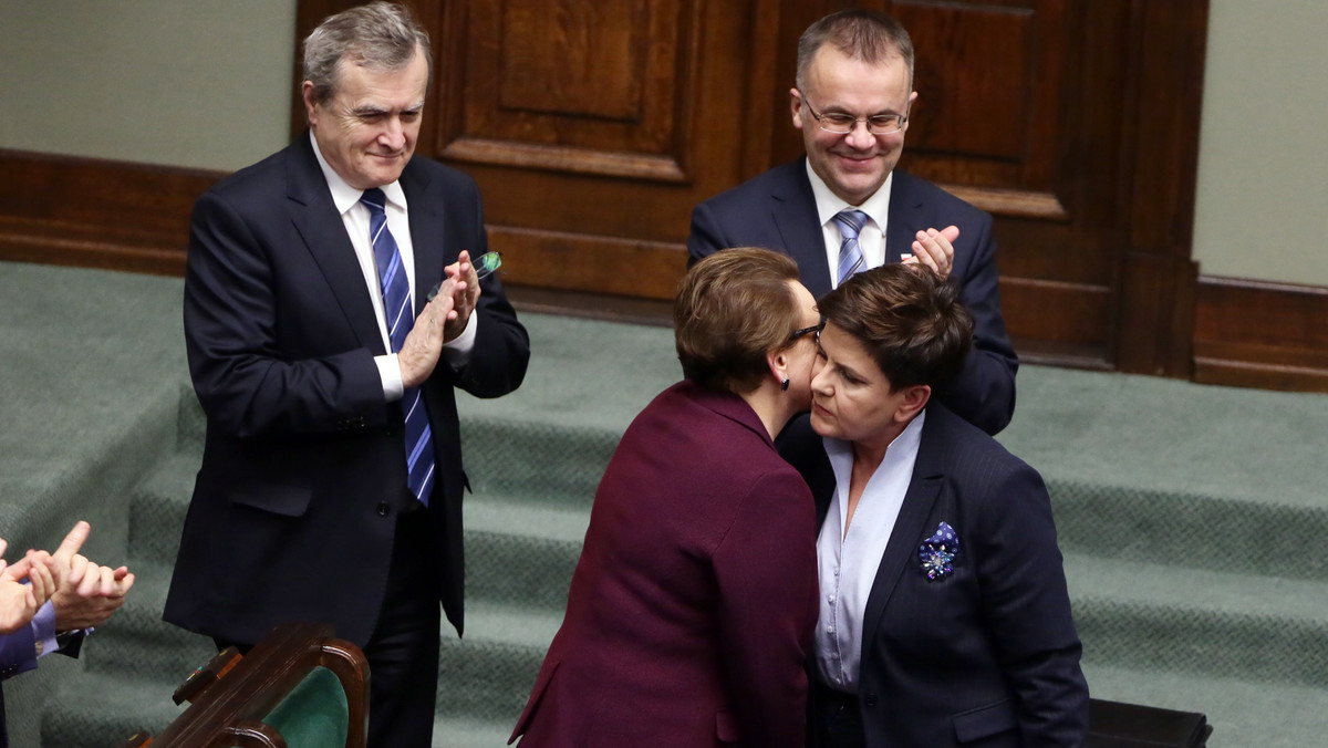 Sejm odrzucił w głosowaniu wniosek PO o odwołanie minister edukacji narodowej Anny Zalewskiej. Za wyrażeniem wotum nieufności szefowej MEN opowiedziało się 168 posłów, 253 było przeciw, 11 wstrzymało się od głosu.