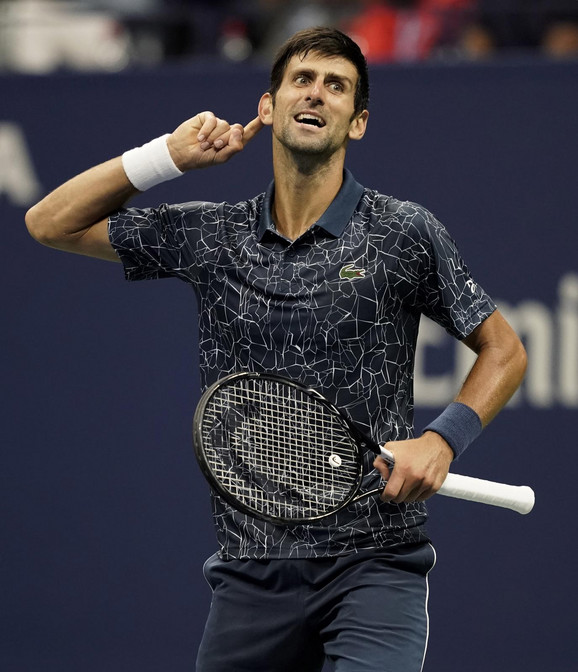 Nole je imao odgovor i za publiku, koja je bila bučna na brejk lopte Rišara Gaskea