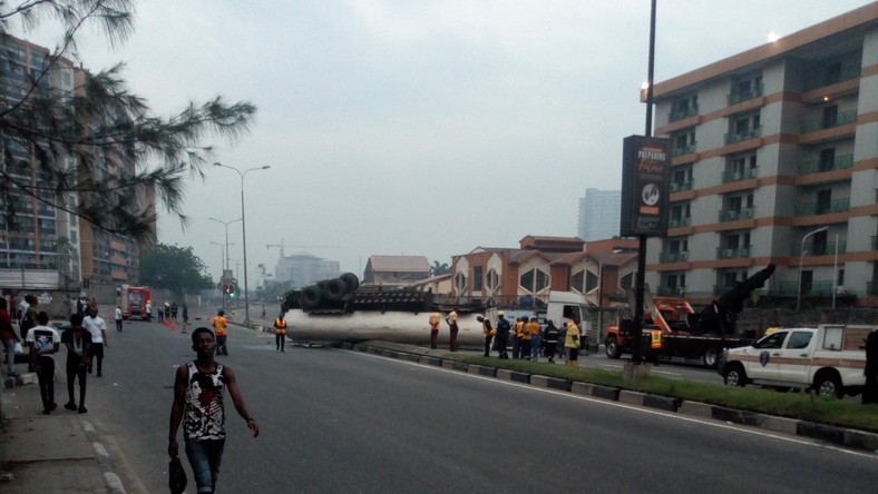 Petrol tanker accident in VI, Lagos (@ennadim)