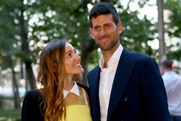 NOVAK ĐOKOVIĆ OTKRIO SA KIM JE JELENA BILA Sinoć bez nje lumpovao u Beogradu, a o priznanju i dalje svi bruje: "Moj prijatelj ju je voleo"